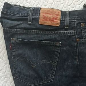 Levi's  569 dark wash men's jeans.